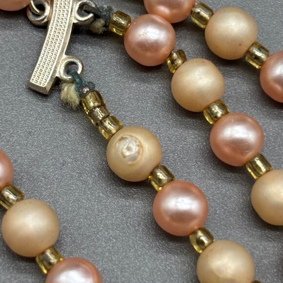 Vintage Japan 1950s Three Strand Glass Bead Necklace Orange Pink Pearl Plastic - Picture 11 of 12